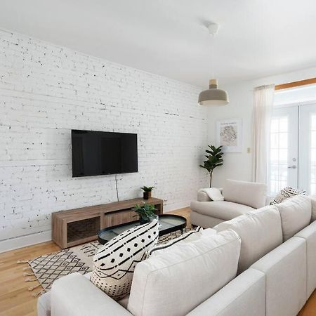 Chic Mile-End 3Br Getaway - Free Parking, Sleeps 8 Διαμέρισμα Μόντρεαλ Εξωτερικό φωτογραφία